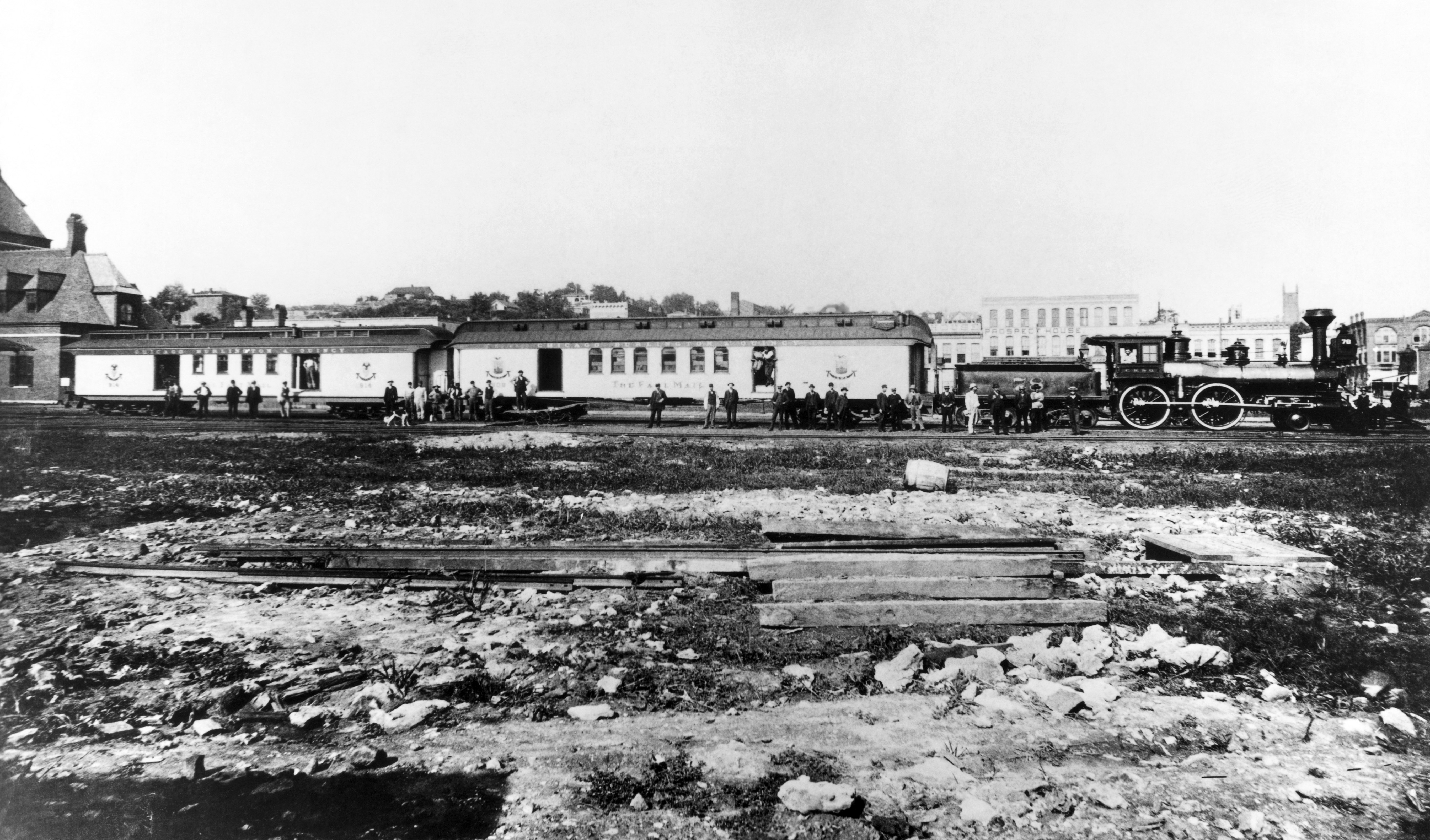 The first railcars equipped to sort mail en route were introduced in 1862. The first railcars equipped to sort mail en route were introduced in 1862.